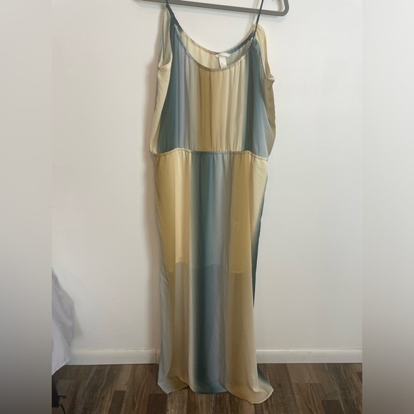 H&M Dress Size 8 - Picture 5 of 9